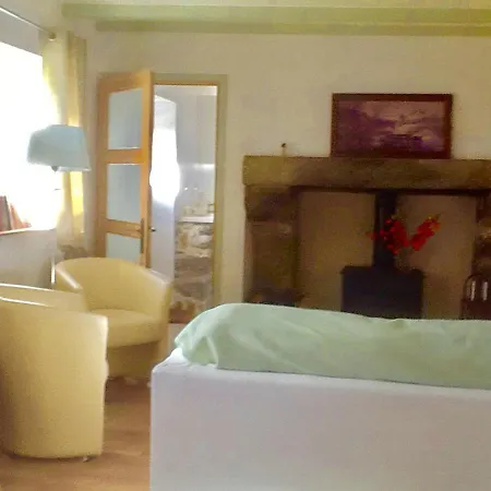 Captivating 2-bed House With Log Burner In * Kérien